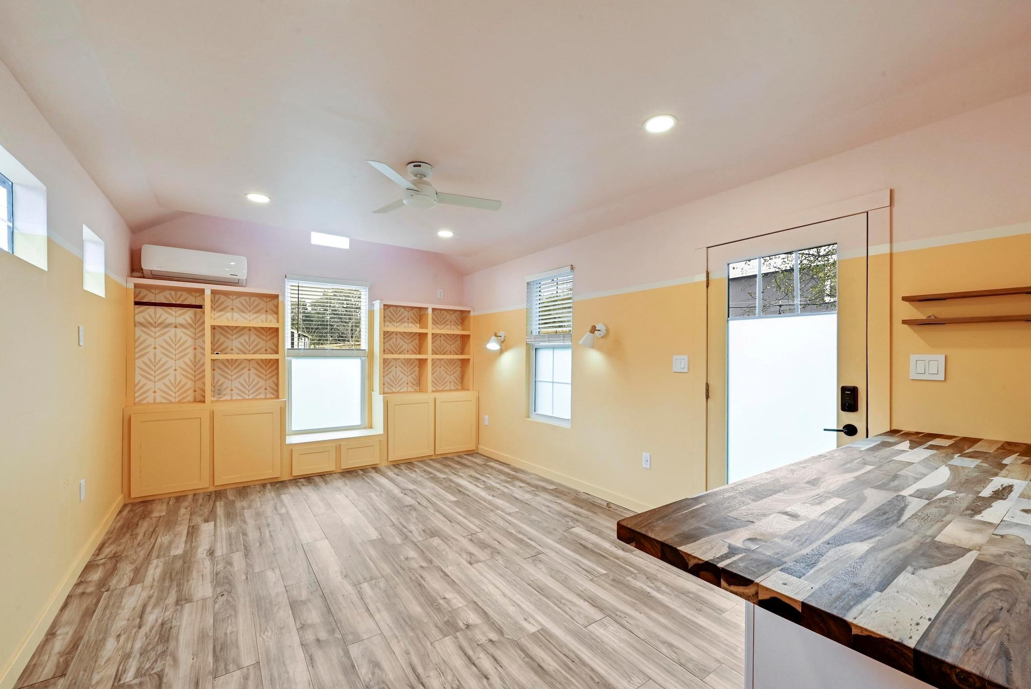 1406 Oakridge Dr, Round Rock, TX 78681