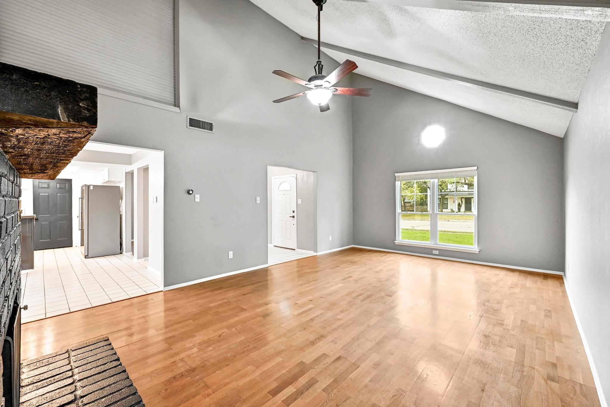 1406 Oakridge Dr, Round Rock, TX 78681