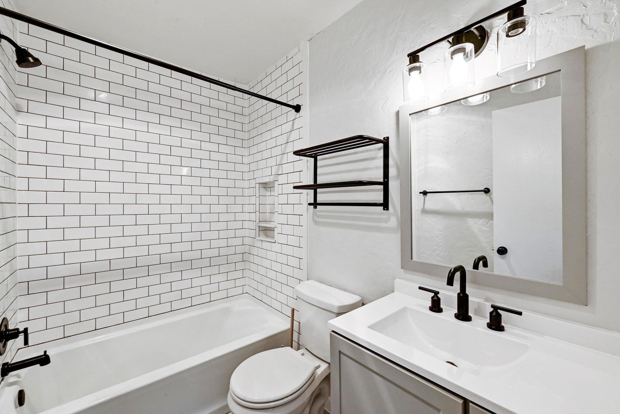 1406 Oakridge Dr, Round Rock, TX 78681