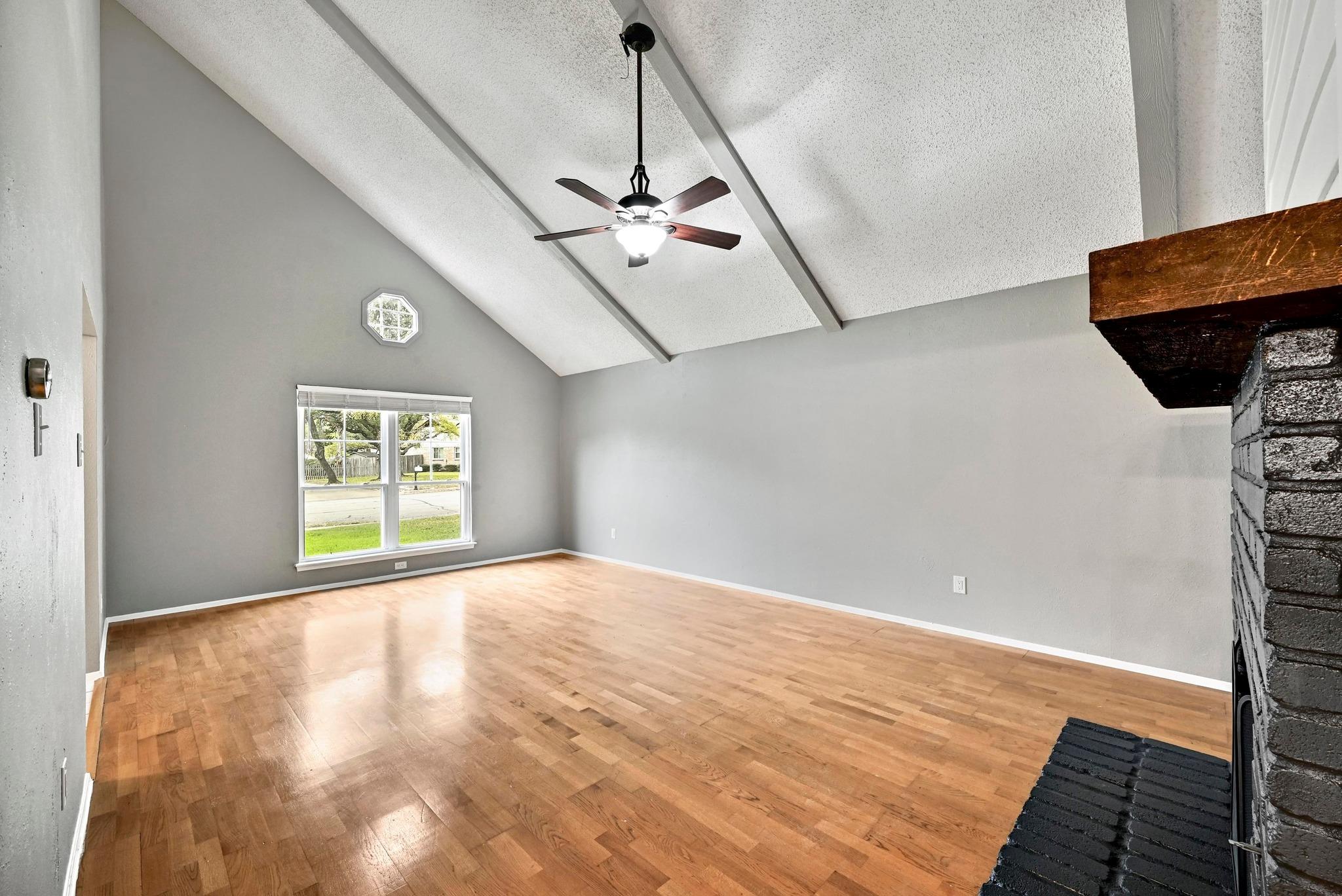 1406 Oakridge Dr, Round Rock, TX 78681