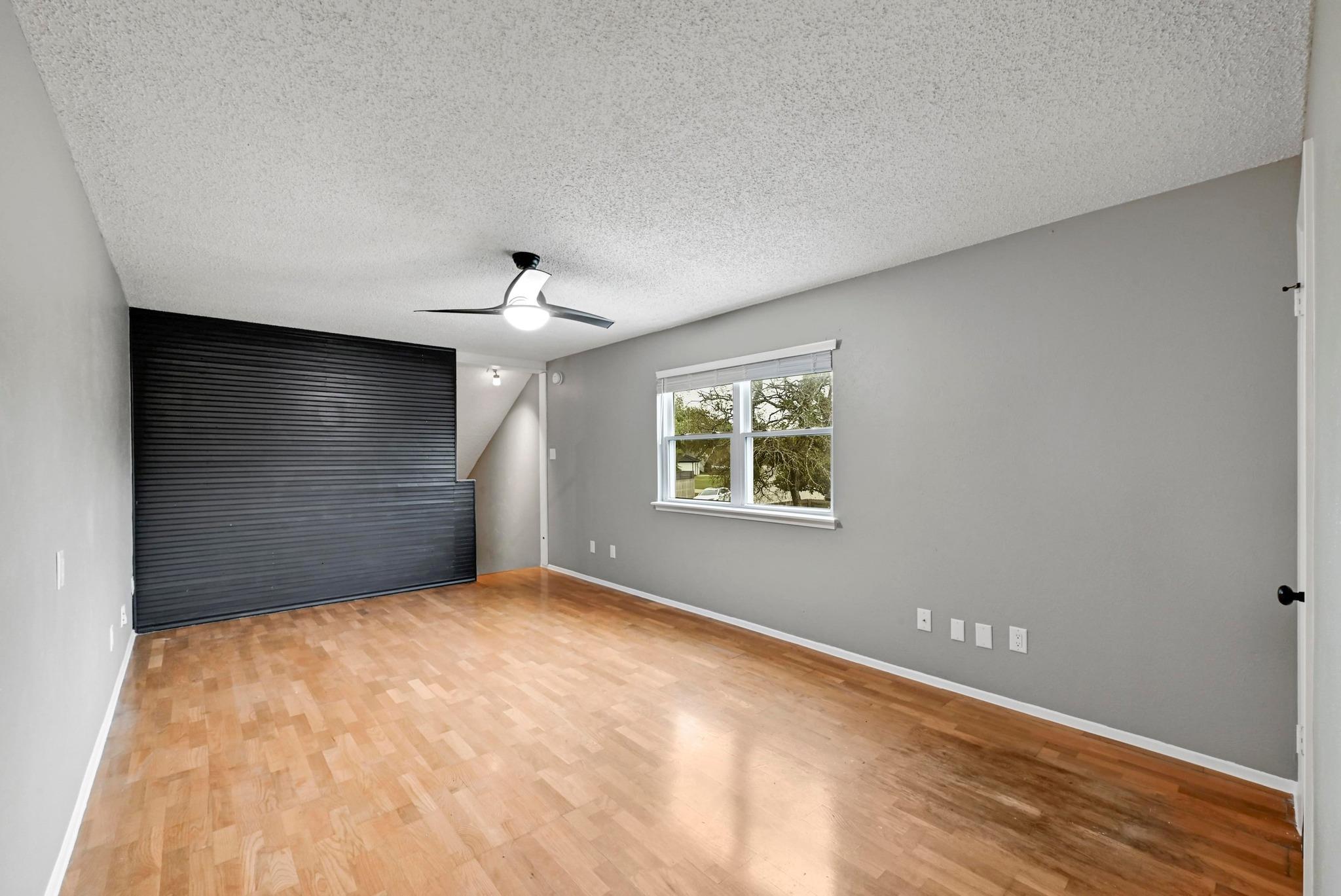 1406 Oakridge Dr, Round Rock, TX 78681