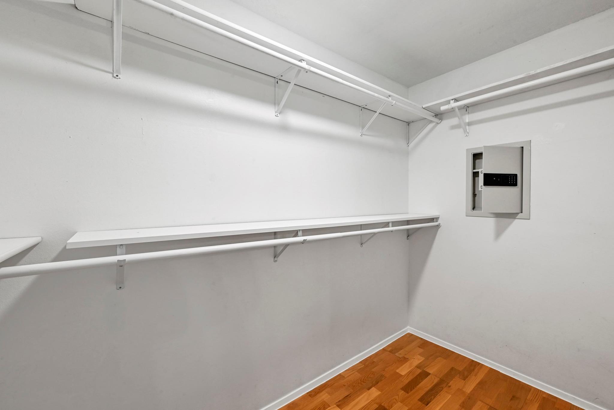 1406 Oakridge Dr, Round Rock, TX 78681