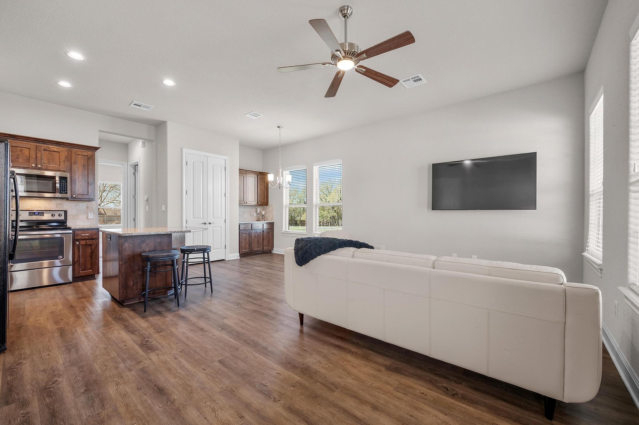 201 Young Ranch Rd, Georgetown, TX 78633