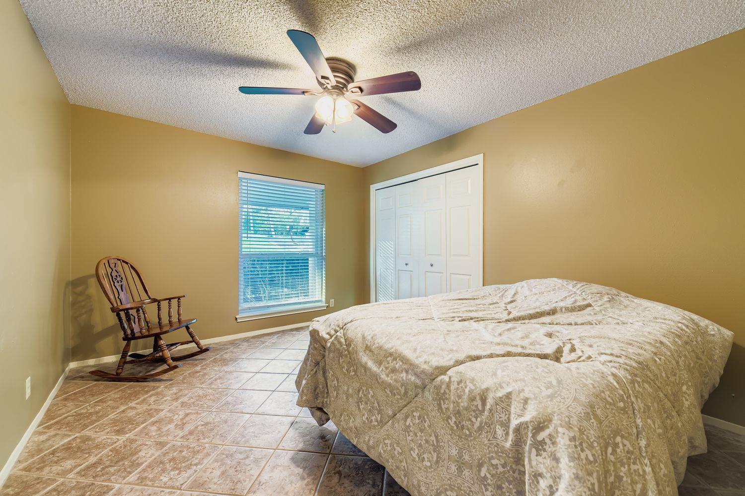 9201 HEATHERWOOD Dr, Austin, TX 78748