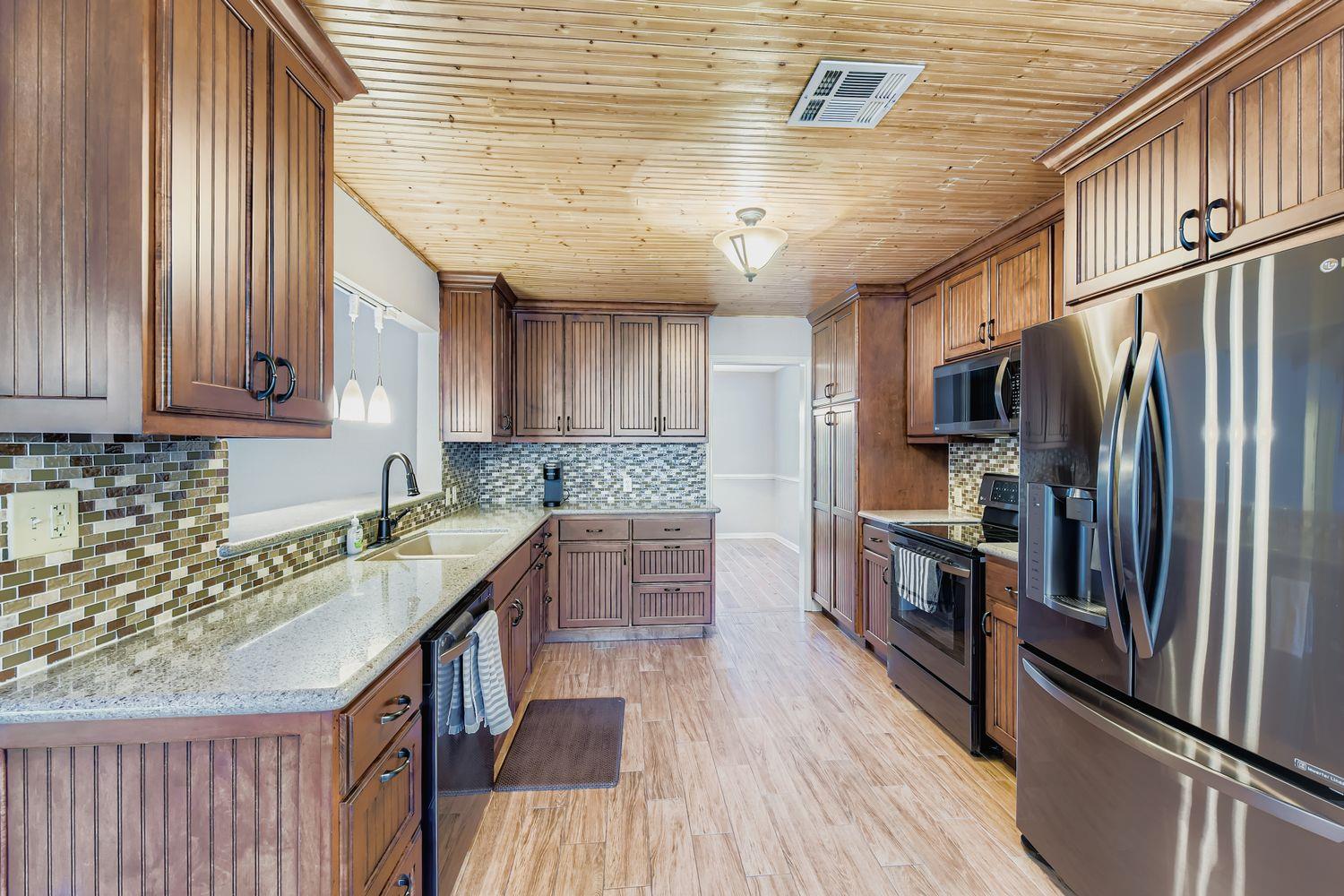 9201 HEATHERWOOD Dr, Austin, TX 78748