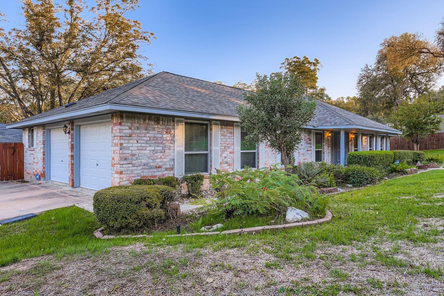 9201 HEATHERWOOD Dr, Austin, TX 78748