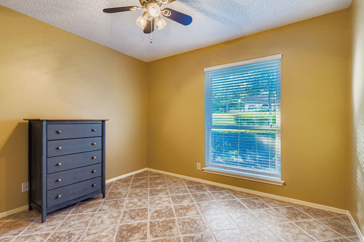 9201 HEATHERWOOD Dr, Austin, TX 78748