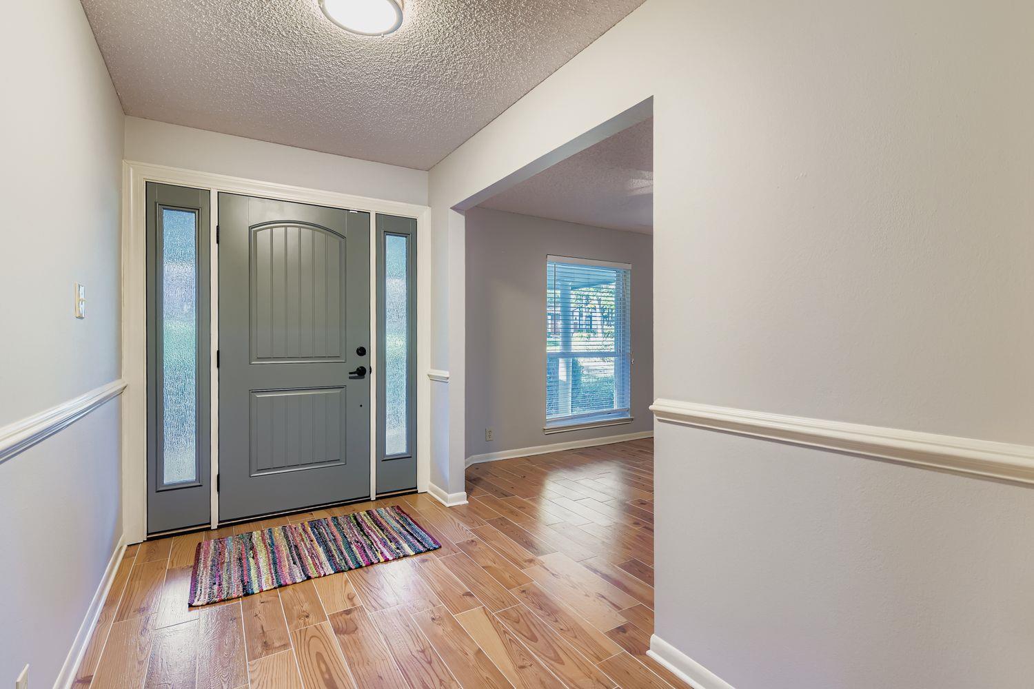 9201 HEATHERWOOD Dr, Austin, TX 78748