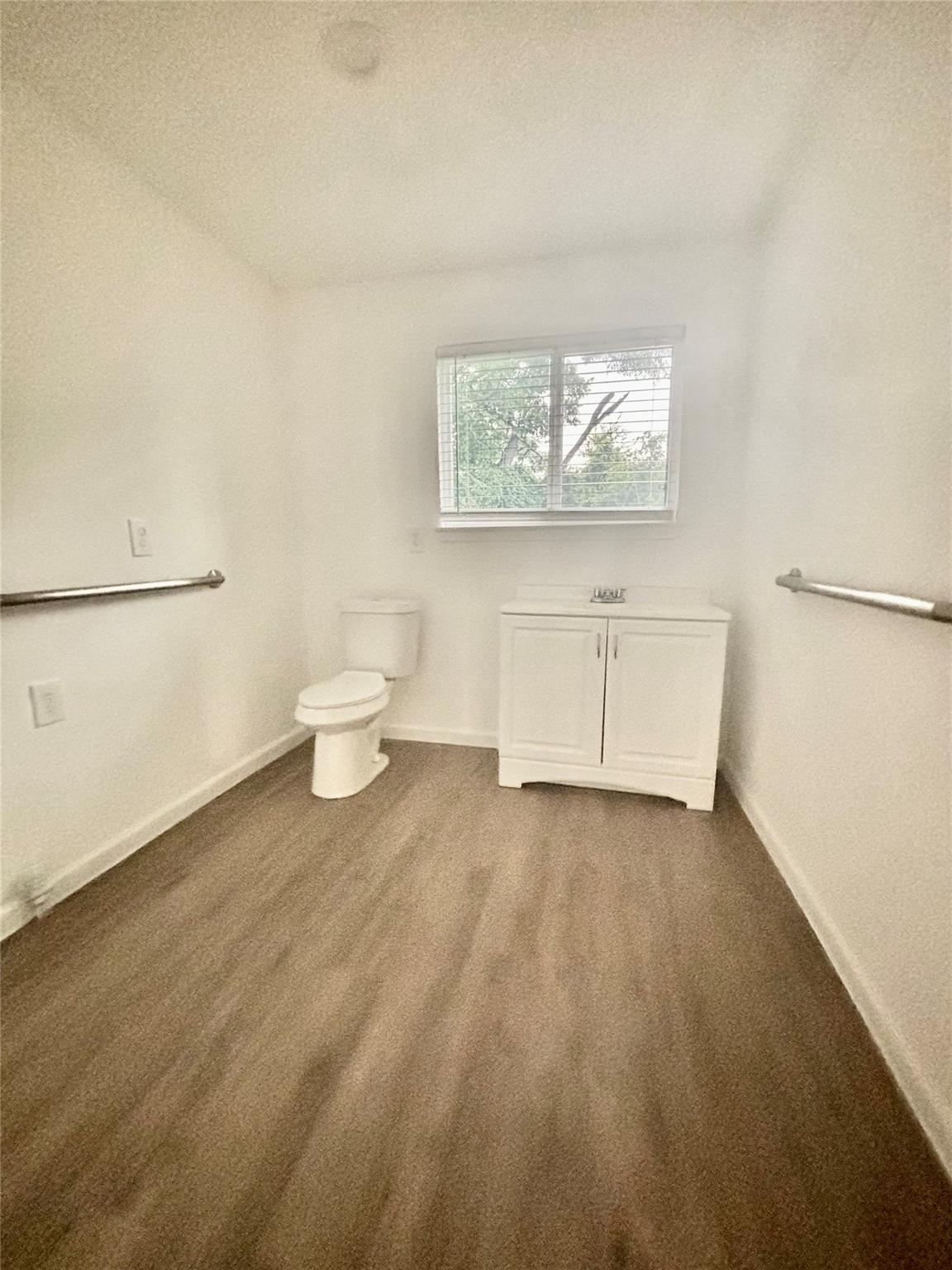 2008 E 12th St, Austin, TX 78702