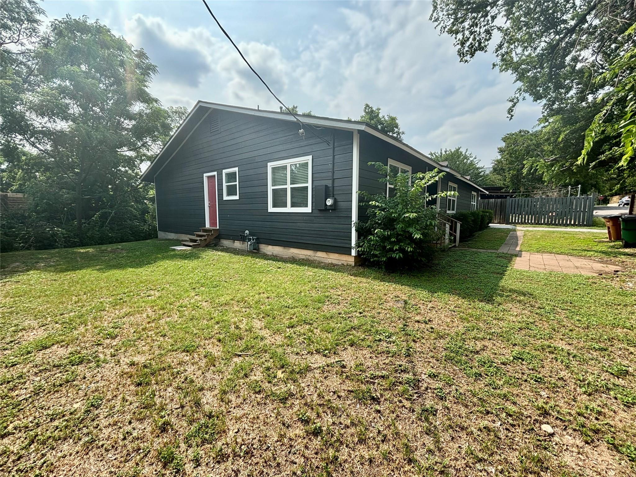 2008 E 12th St, Austin, TX 78702