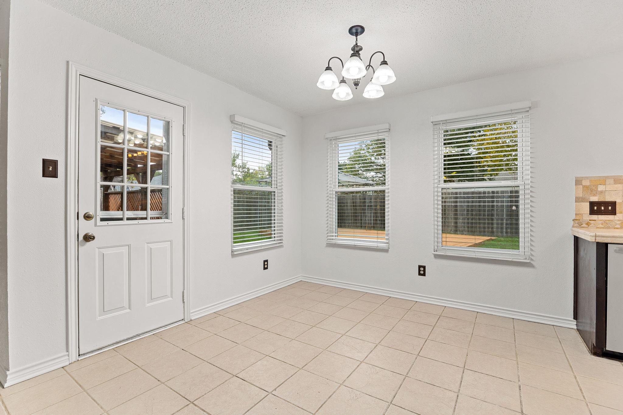 2602 Armstrong Dr, Leander, TX 78641