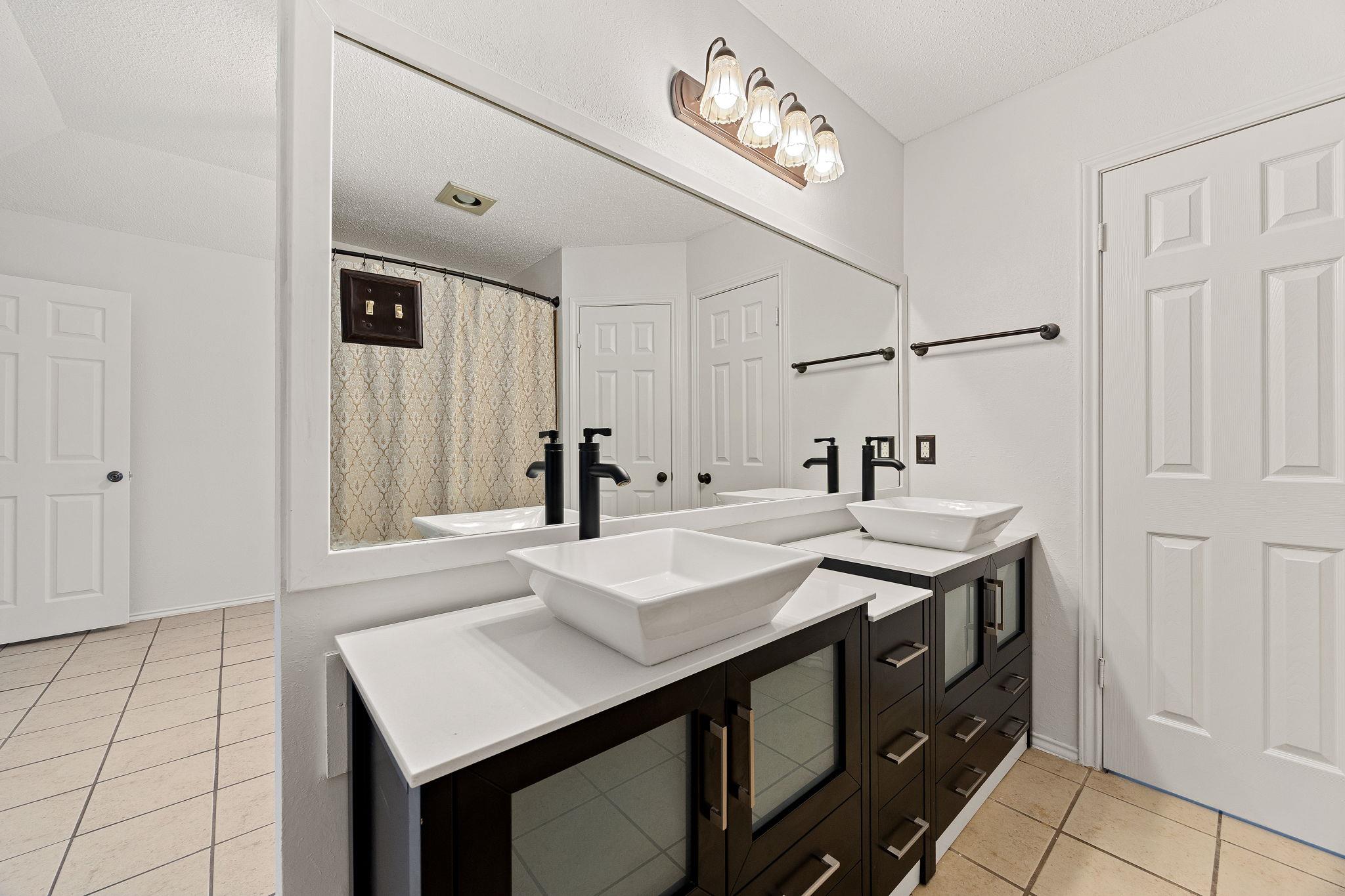 2602 Armstrong Dr, Leander, TX 78641