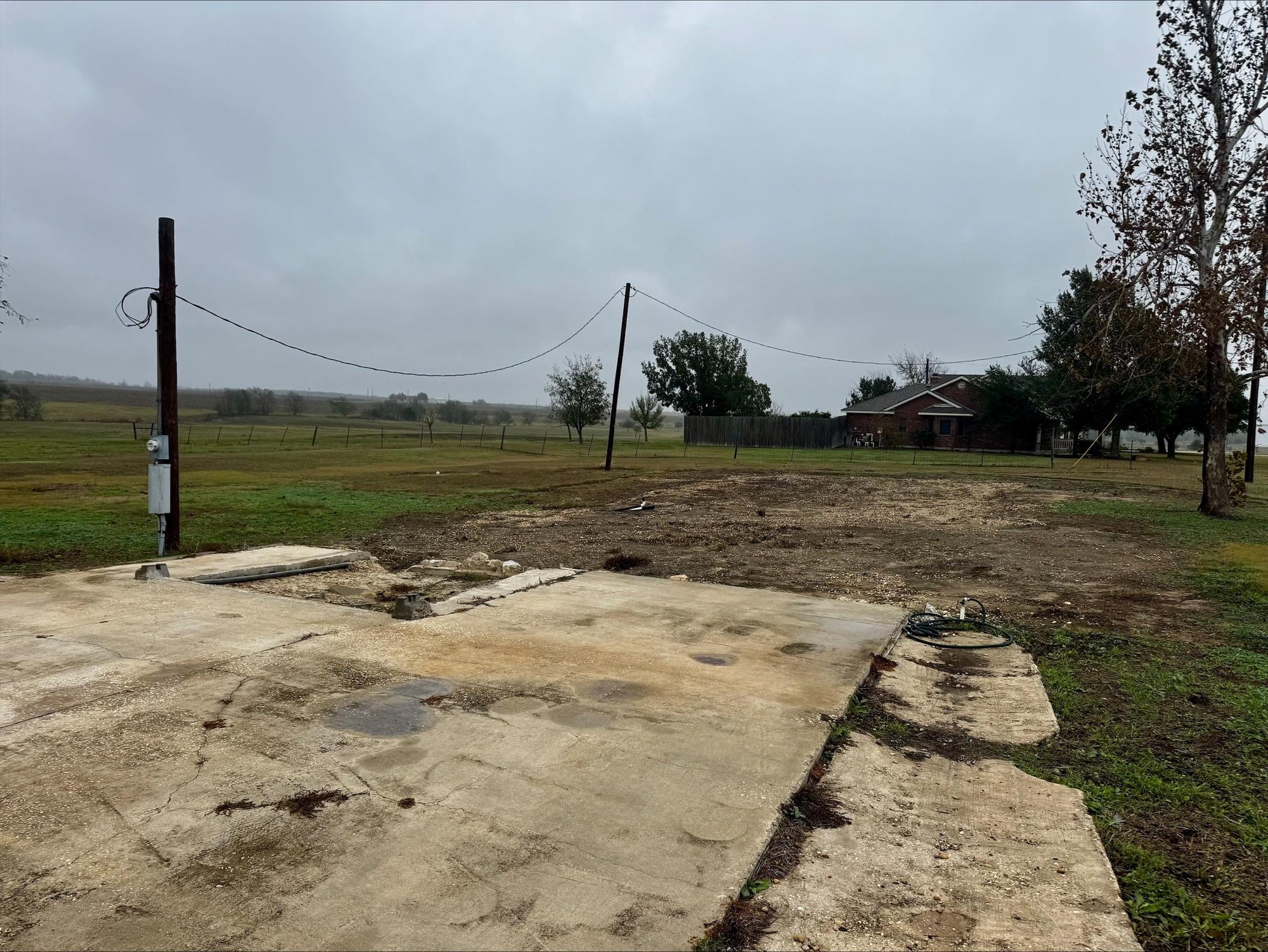 601 County Road 497, Taylor, TX 76574