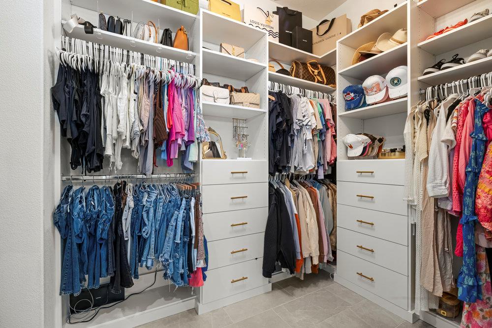 100 Pueblo Peak Cv, Liberty Hill, TX 78642