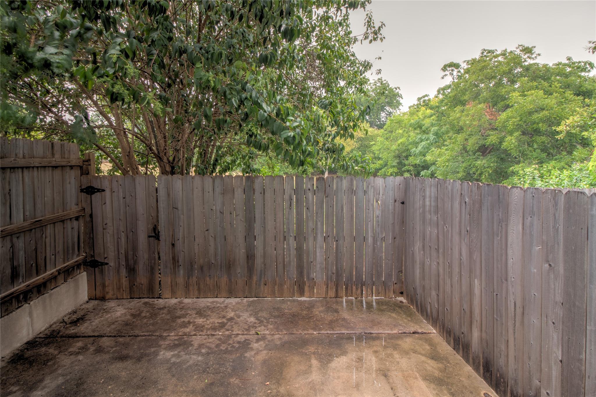 202 S College St # 3, Georgetown, TX 78626