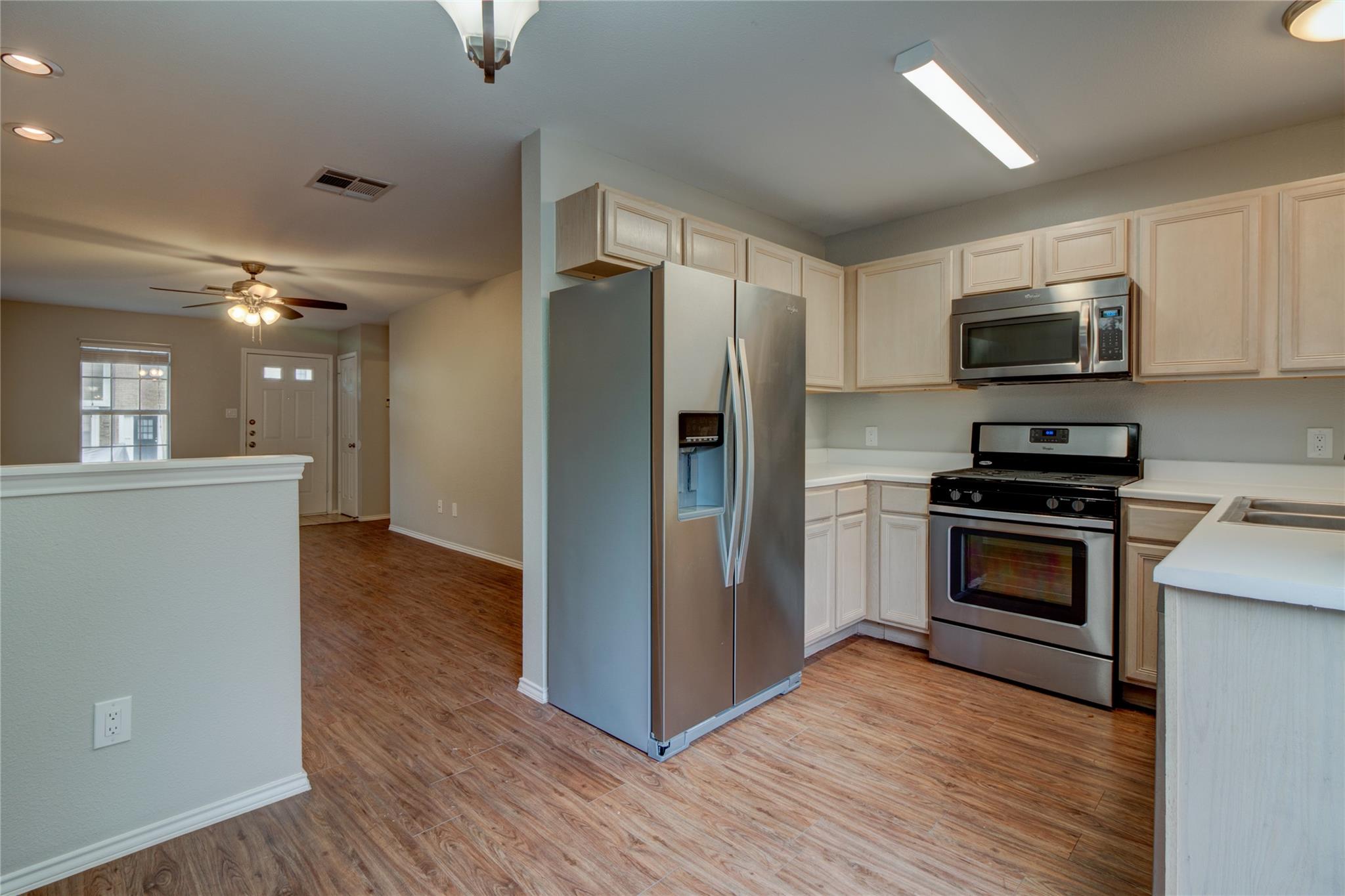 202 S College St # 3, Georgetown, TX 78626