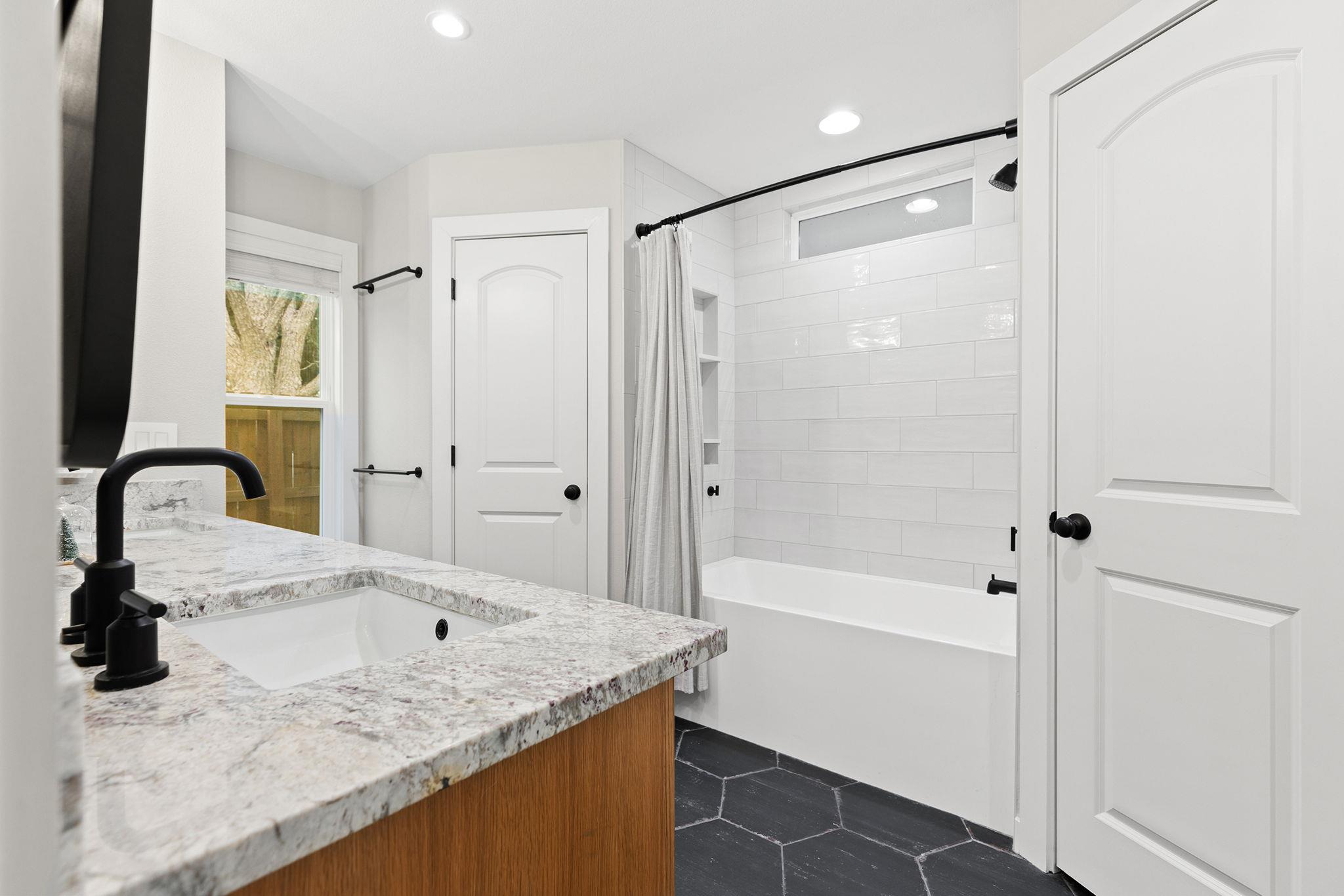 4400 County Road 123, Round Rock, TX 78664