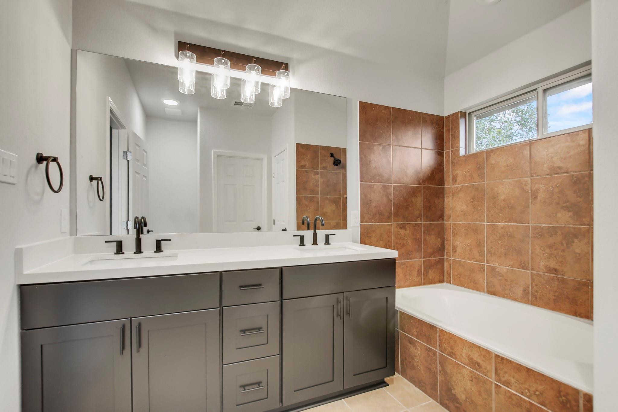 406 Dragon Ridge Rd, Buda, TX 78610