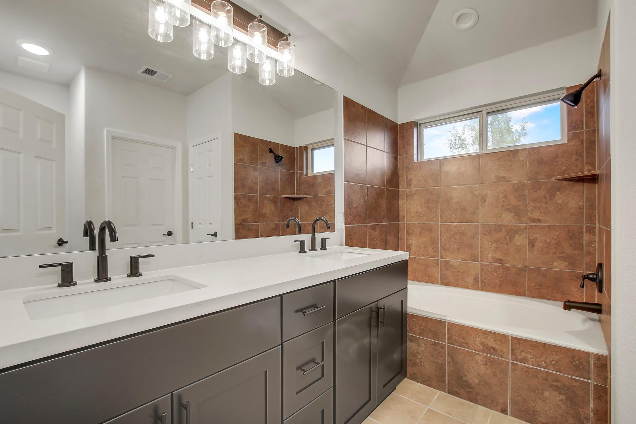 406 Dragon Ridge Rd, Buda, TX 78610