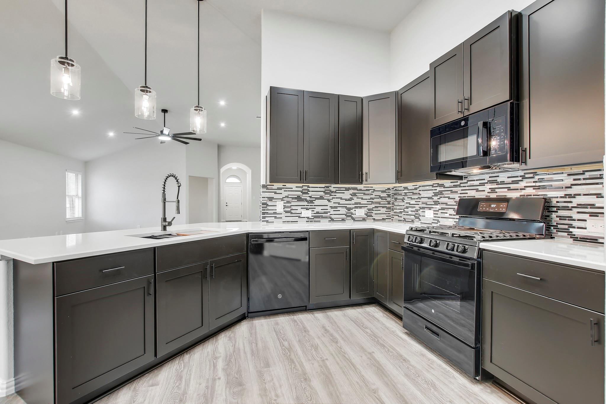 406 Dragon Ridge Rd, Buda, TX 78610