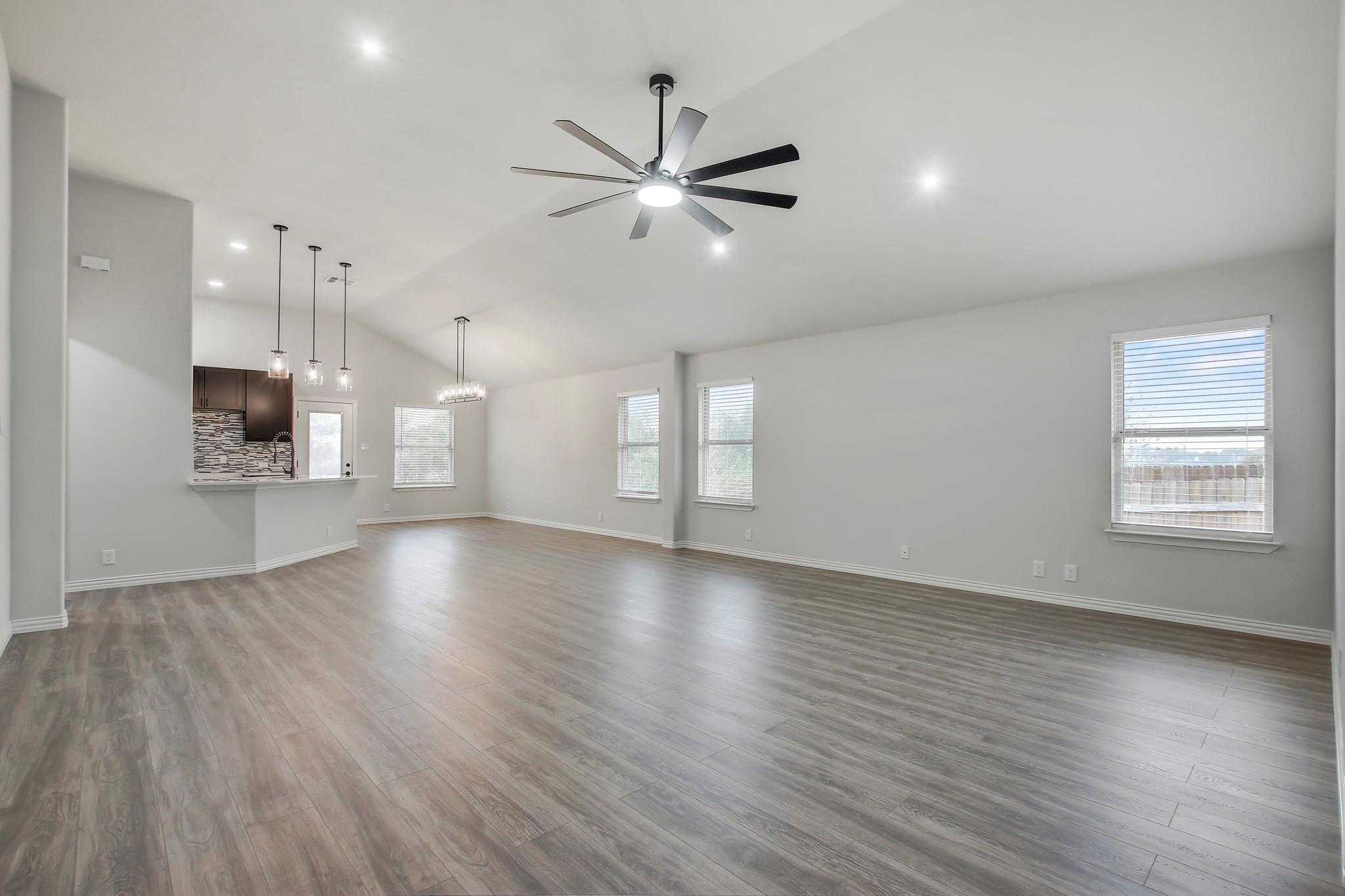 406 Dragon Ridge Rd, Buda, TX 78610