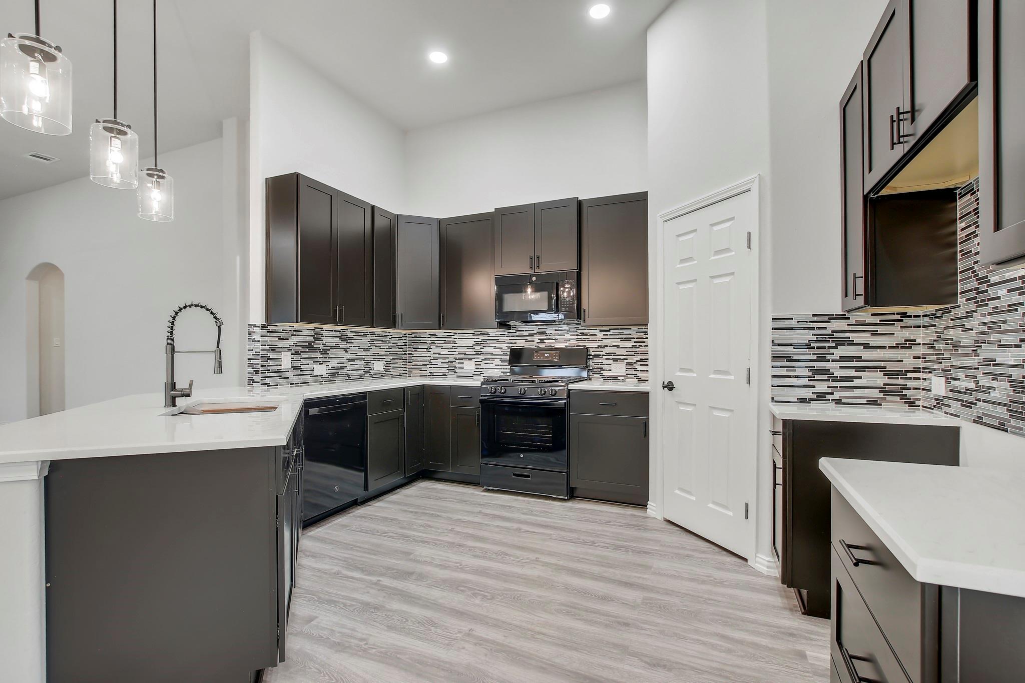 406 Dragon Ridge Rd, Buda, TX 78610