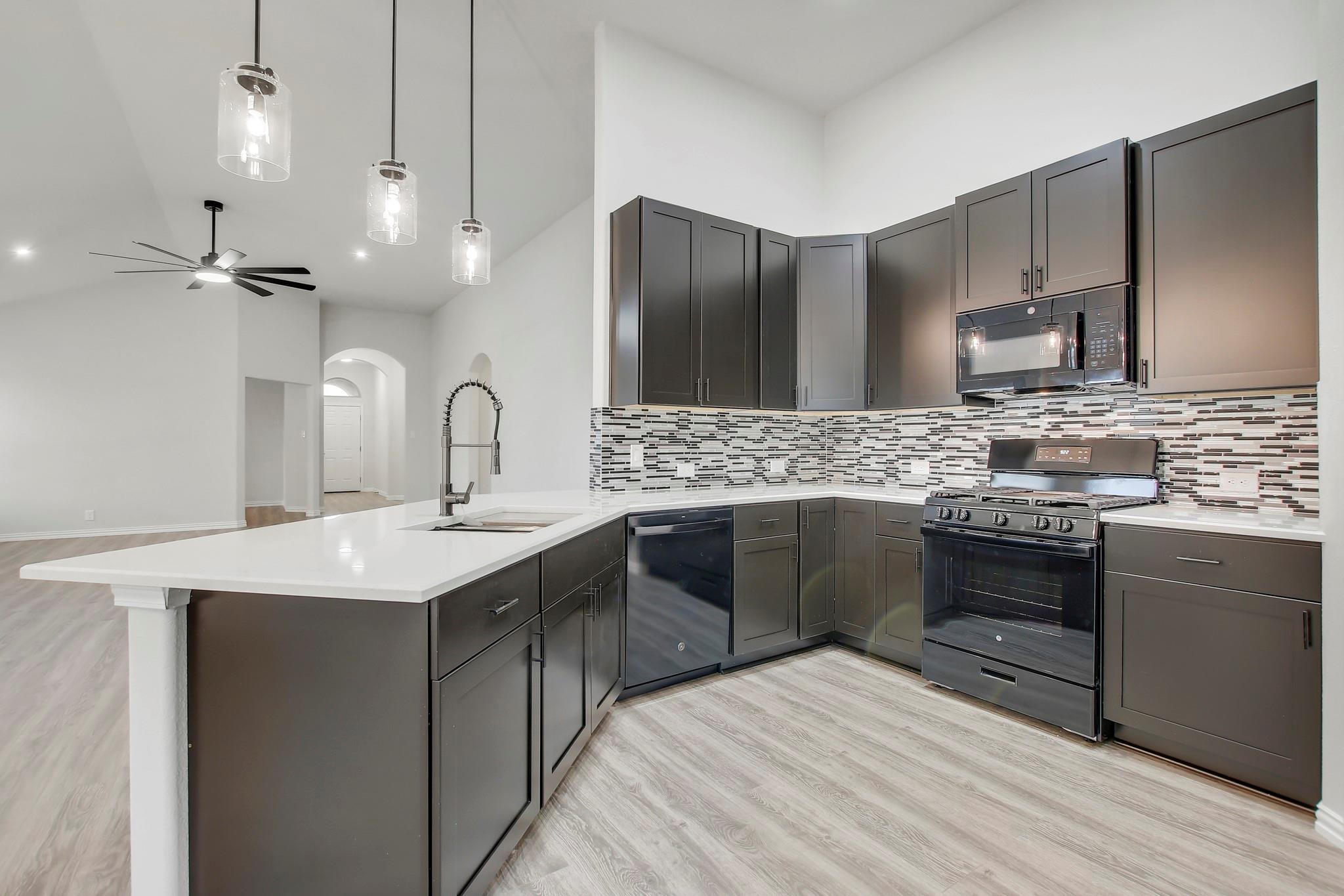 406 Dragon Ridge Rd, Buda, TX 78610