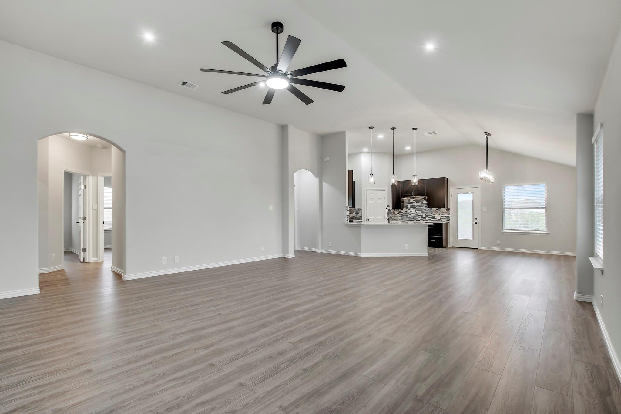 406 Dragon Ridge Rd, Buda, TX 78610