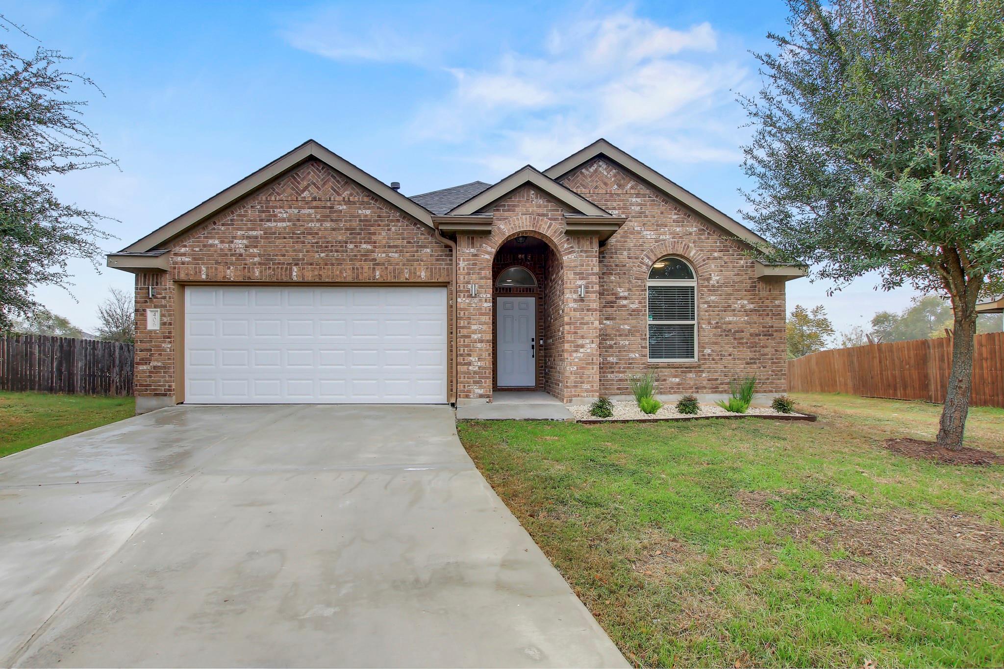 406 Dragon Ridge Rd, Buda, TX 78610