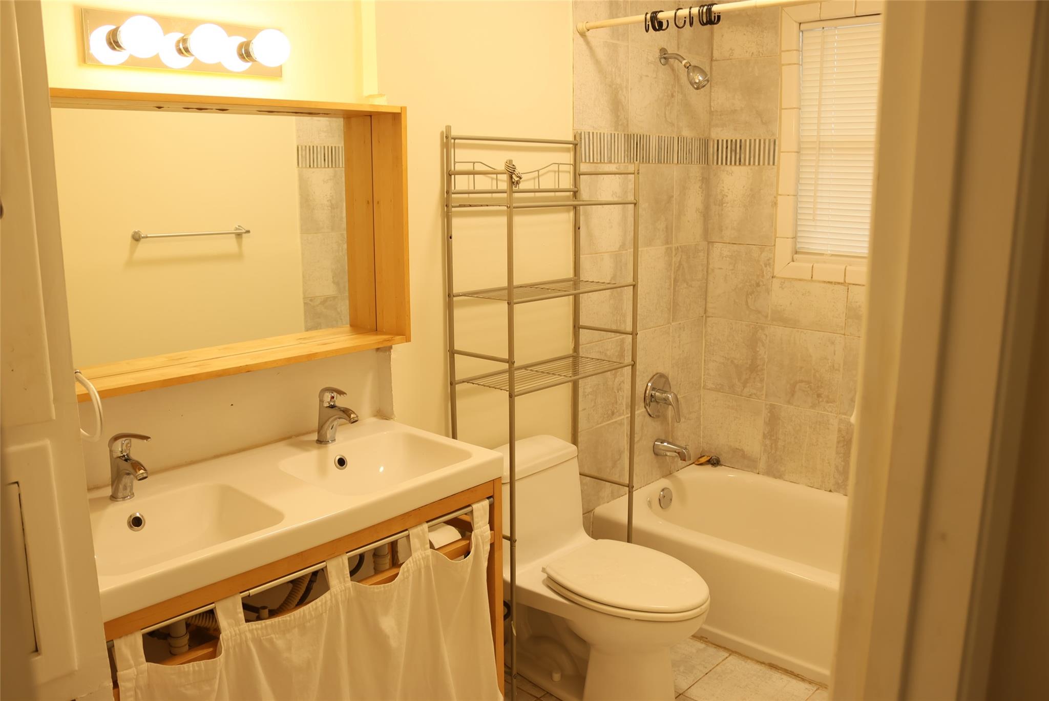 2713 Saint Edwards Cir # A, Austin, TX 78704