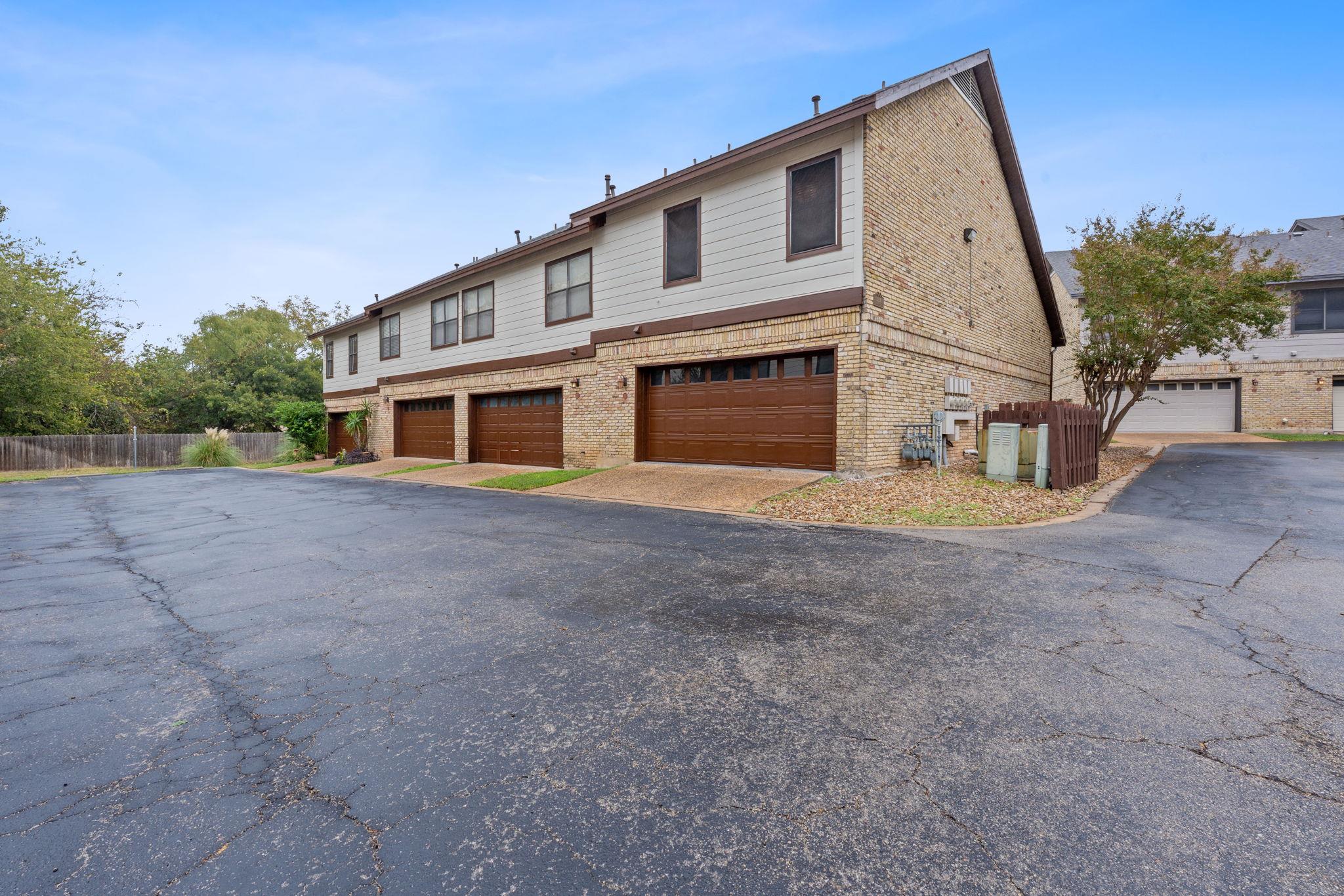 10819 Crown Colony Dr # 33, Austin, TX 78747