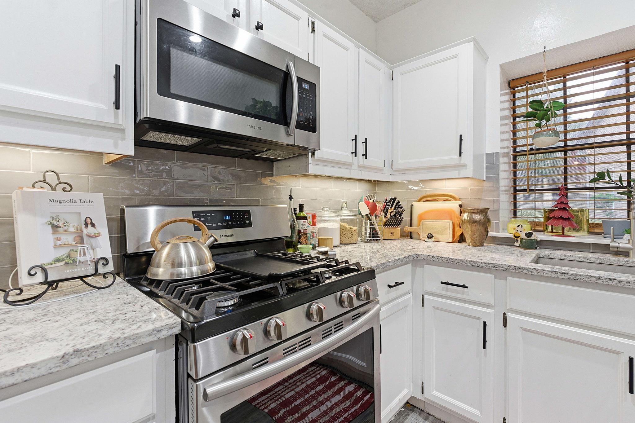 10819 Crown Colony Dr # 33, Austin, TX 78747