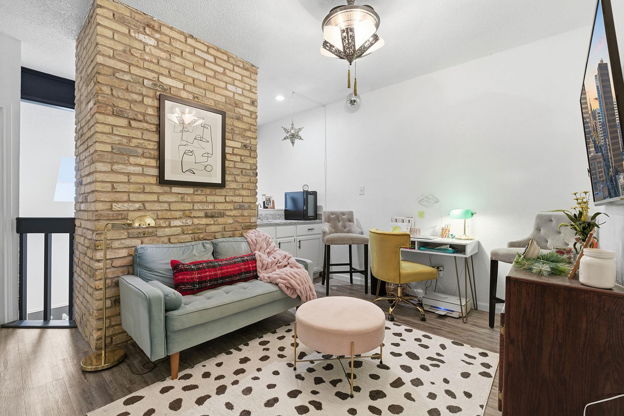 10819 Crown Colony Dr # 33, Austin, TX 78747