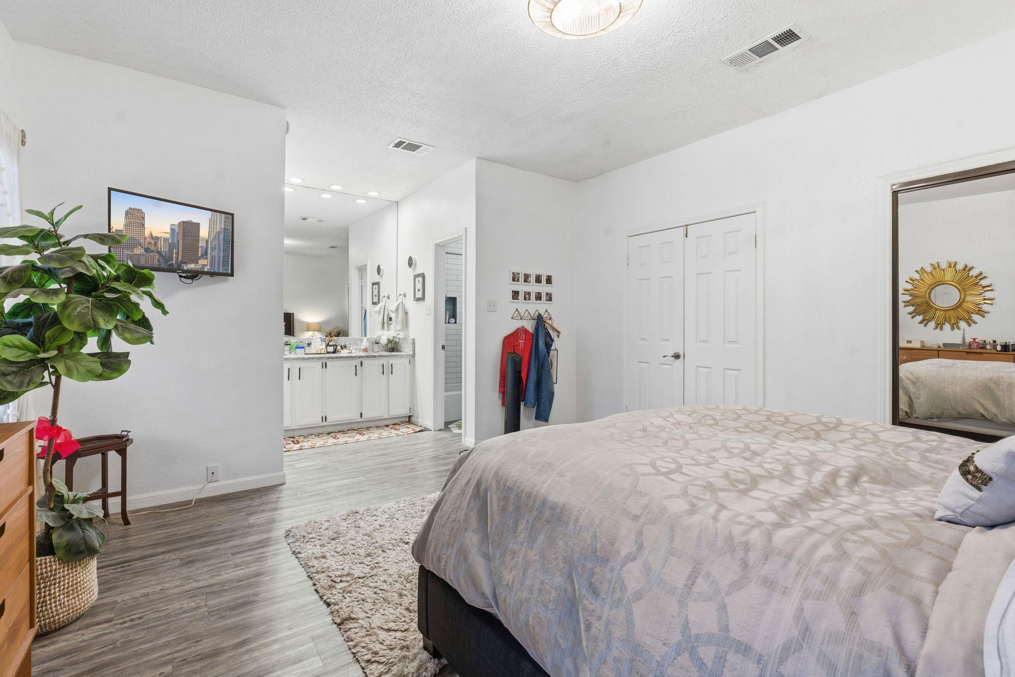 10819 Crown Colony Dr # 33, Austin, TX 78747