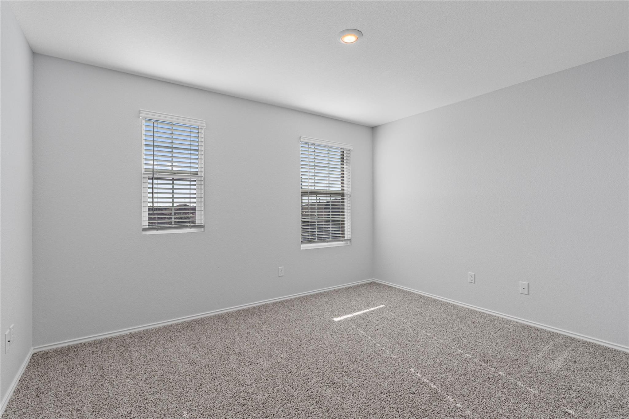 321 S Arnage Dr, Hutto, TX 78634