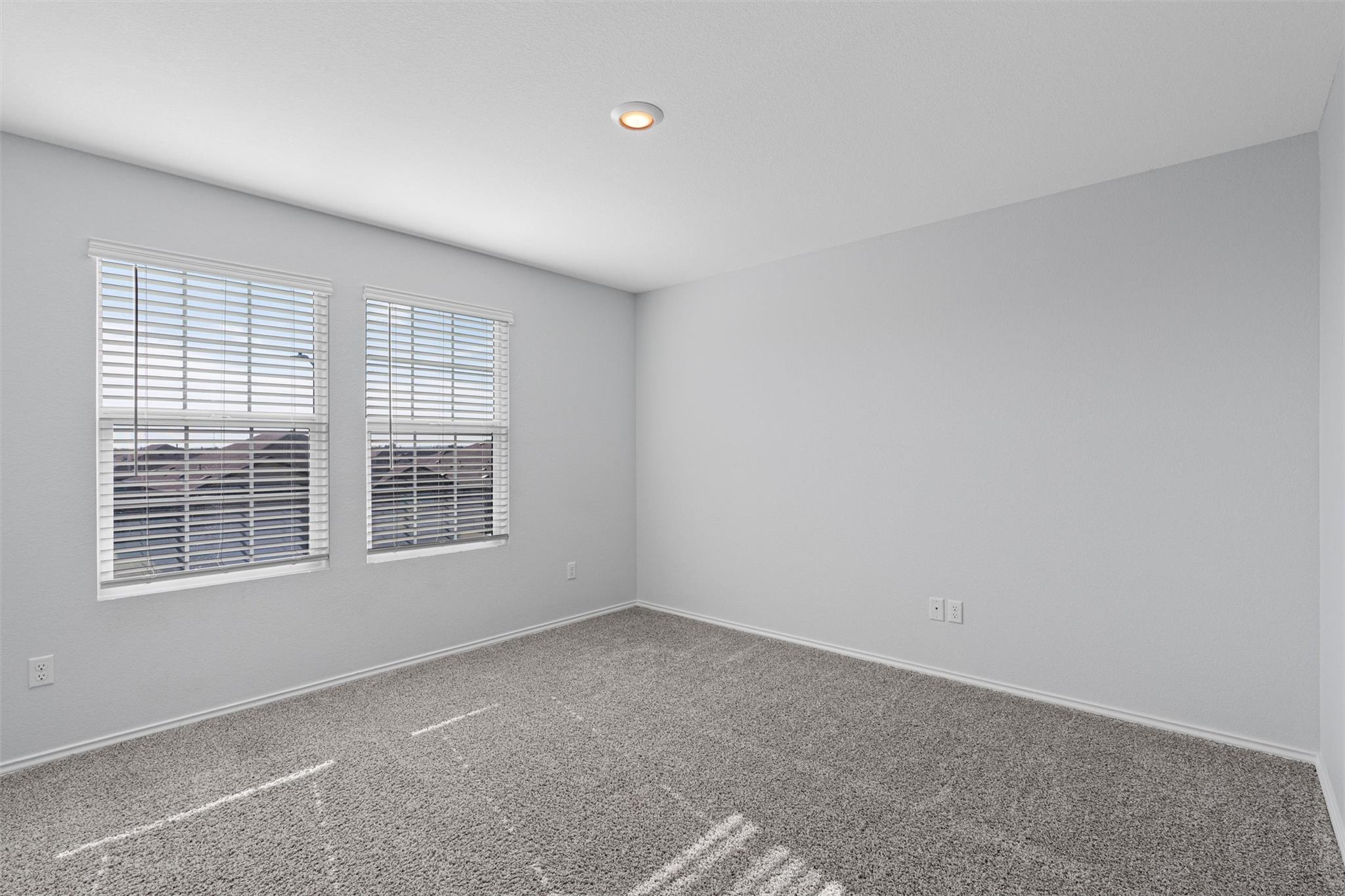 321 S Arnage Dr, Hutto, TX 78634