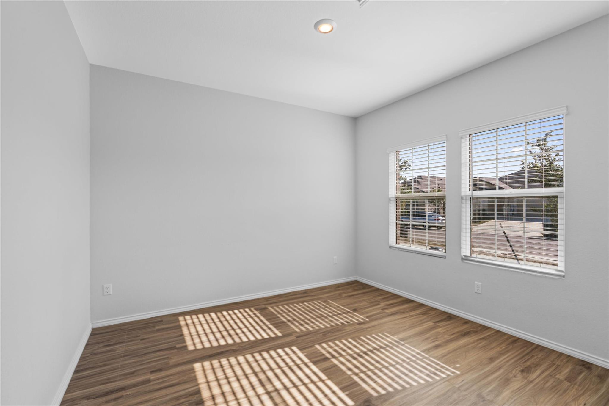 321 S Arnage Dr, Hutto, TX 78634