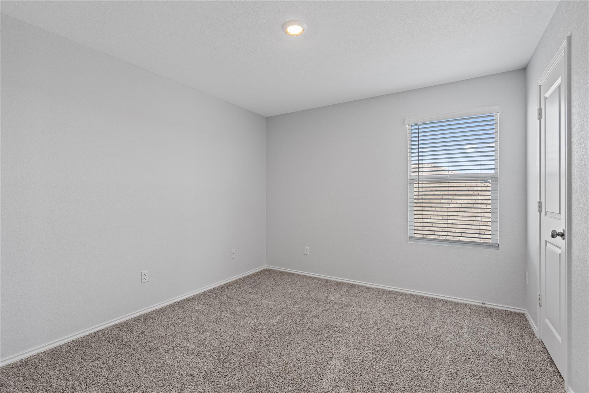 321 S Arnage Dr, Hutto, TX 78634