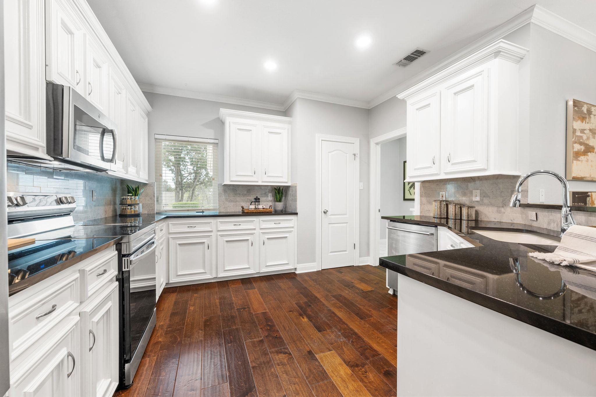 120 Copperleaf Rd, Lakeway, TX 78734