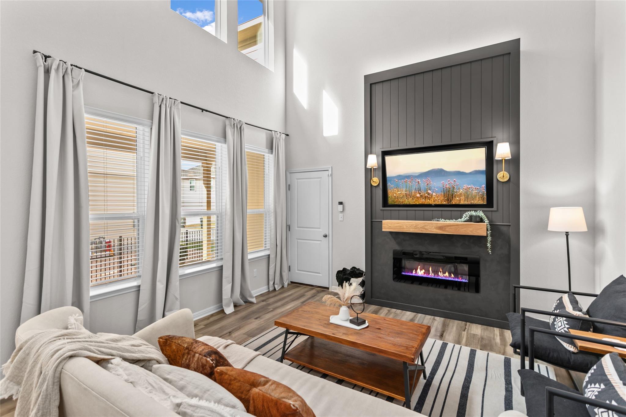 376 Lost Mine Peak Ln, Dripping Springs, TX 78620