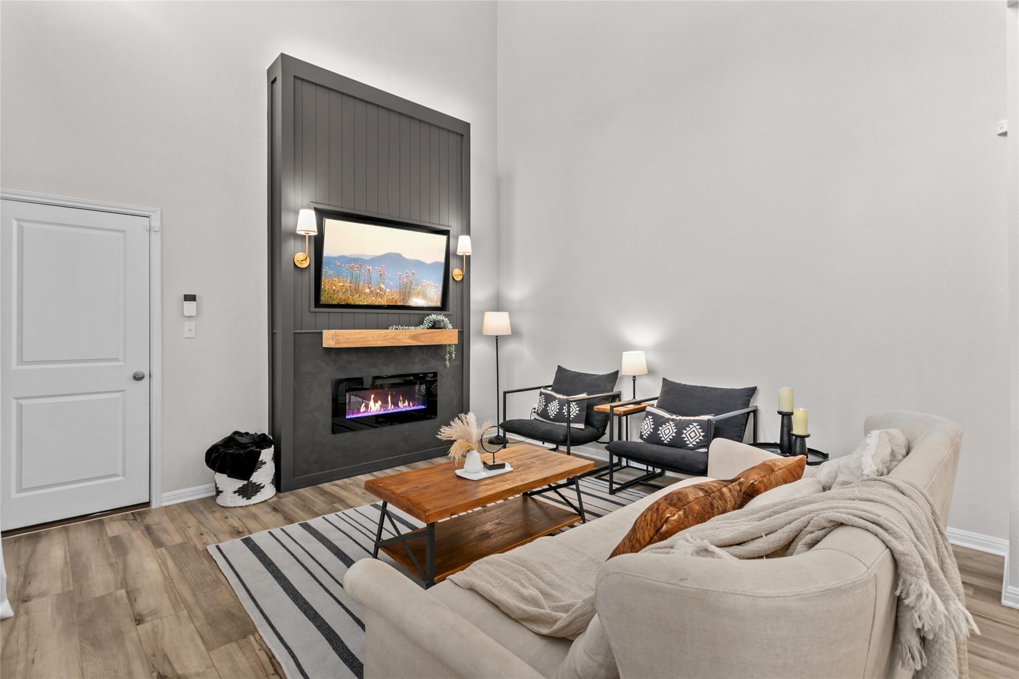 376 Lost Mine Peak Ln, Dripping Springs, TX 78620