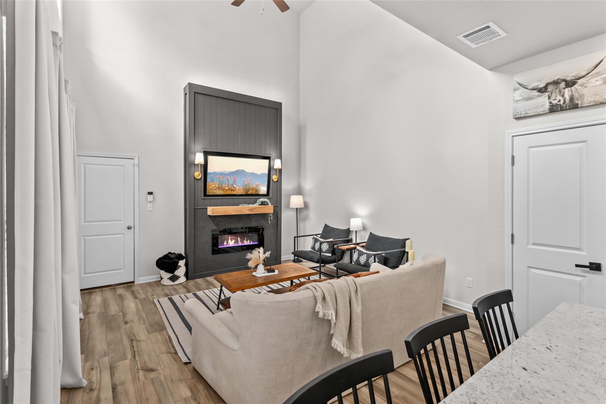 376 Lost Mine Peak Ln, Dripping Springs, TX 78620