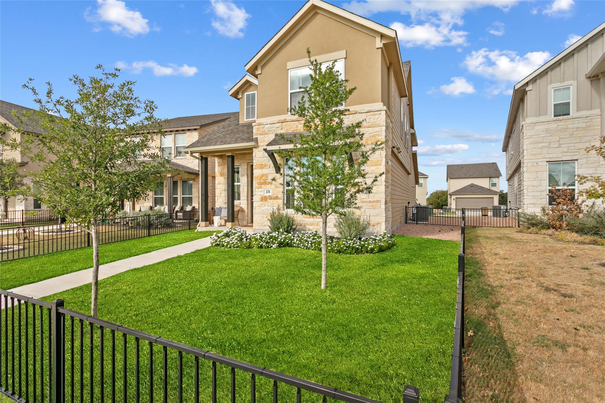 376 Lost Mine Peak Ln, Dripping Springs, TX 78620