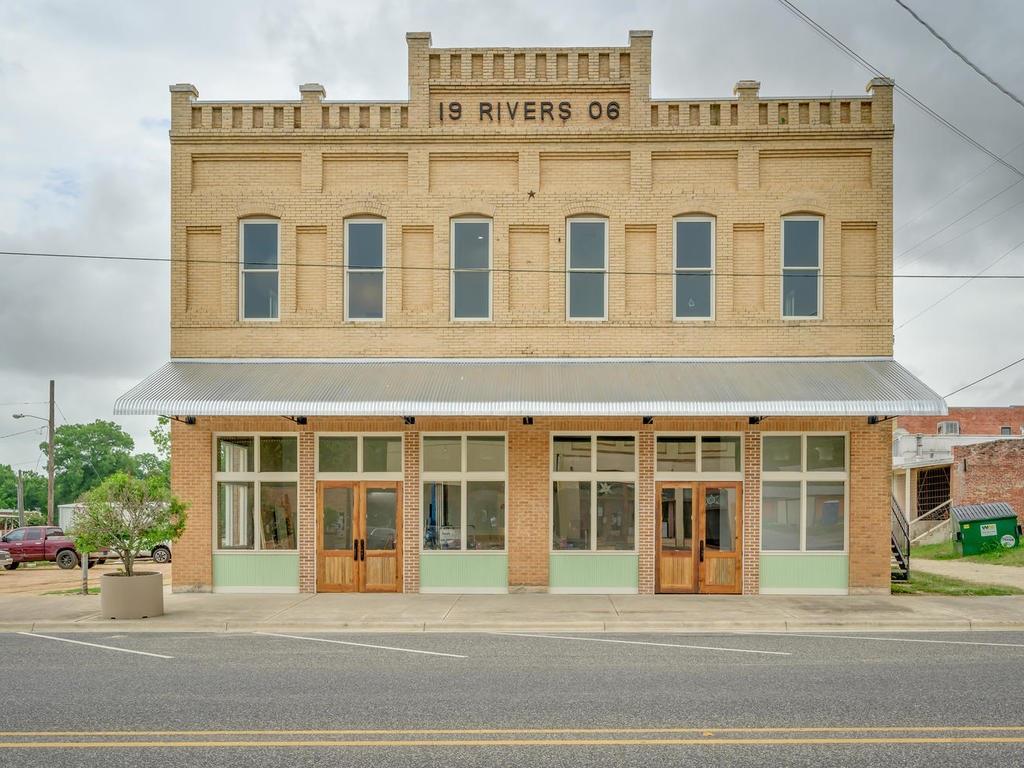 110 S MAIN St # 204, Elgin, TX 78621