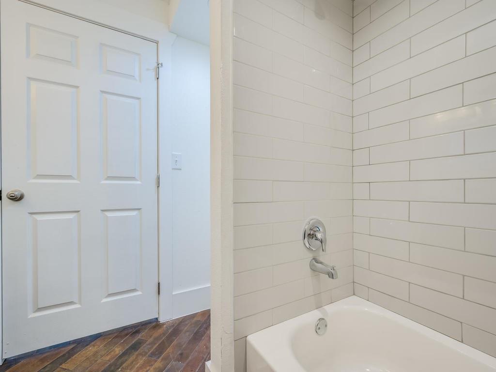 110 S MAIN St # 204, Elgin, TX 78621