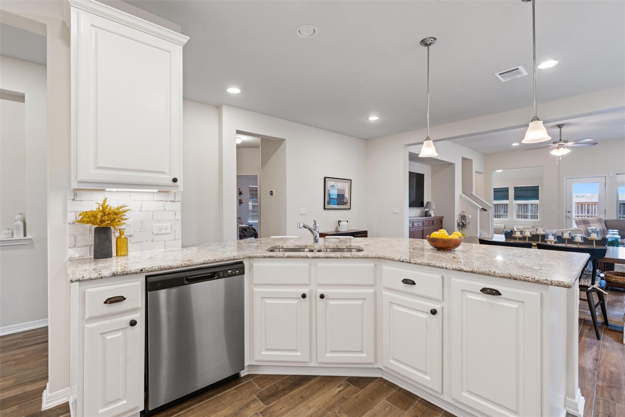 553 Blue Oak Blvd, San Marcos, TX 78666