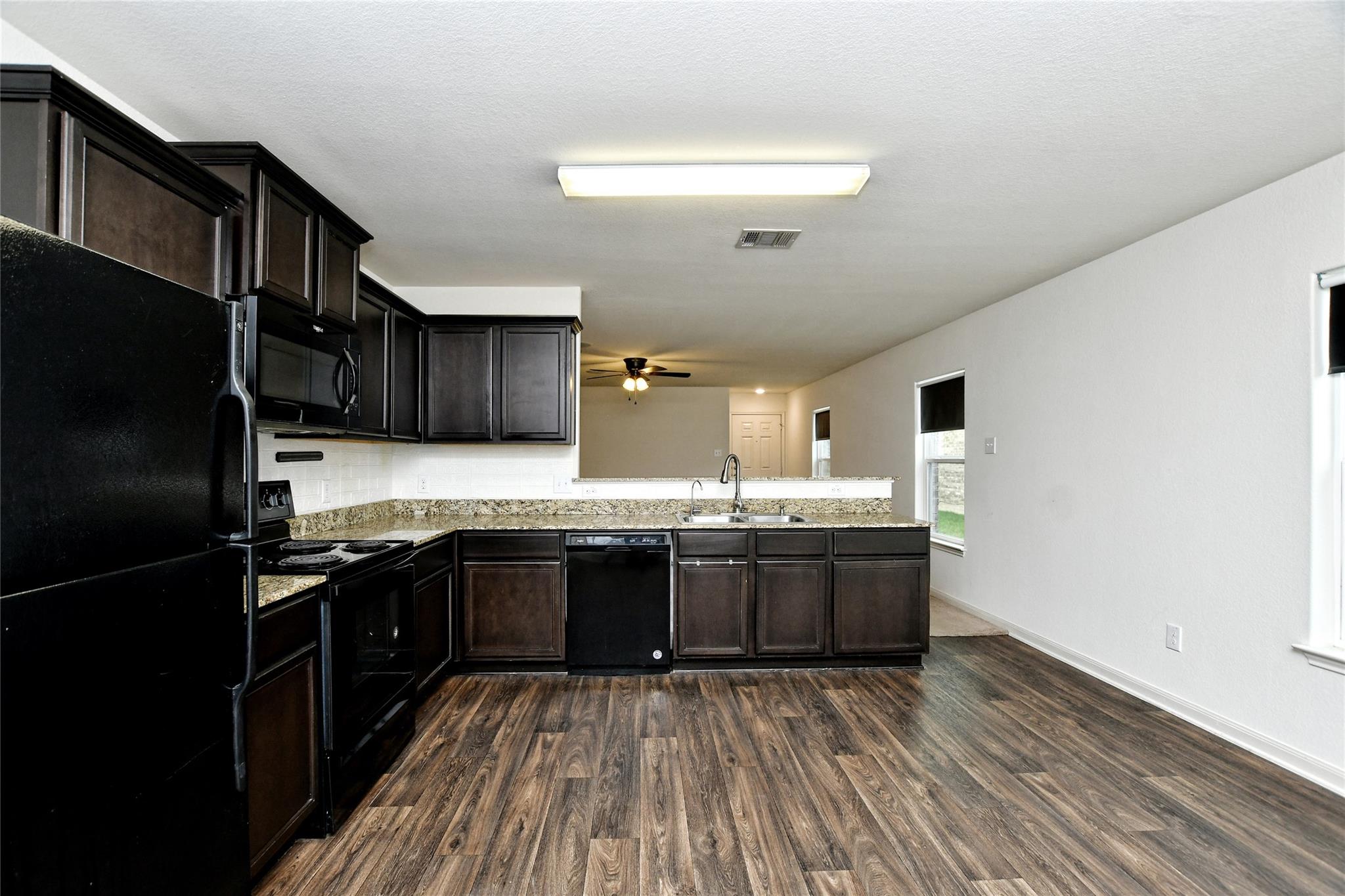 104 Independence Ave, Liberty Hill, TX 78642