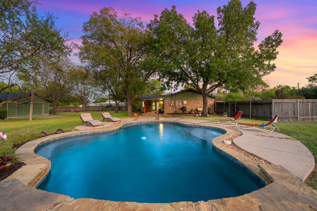 1802 Bumblebee Dr, Pflugerville, TX 78660