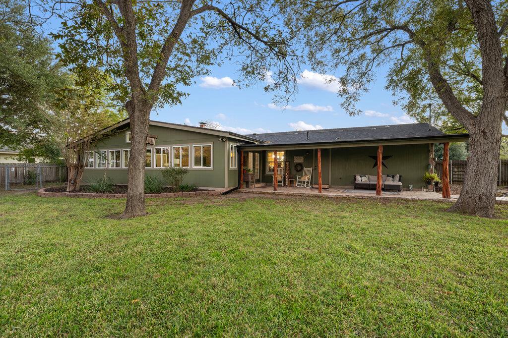 1802 Bumblebee Dr, Pflugerville, TX 78660