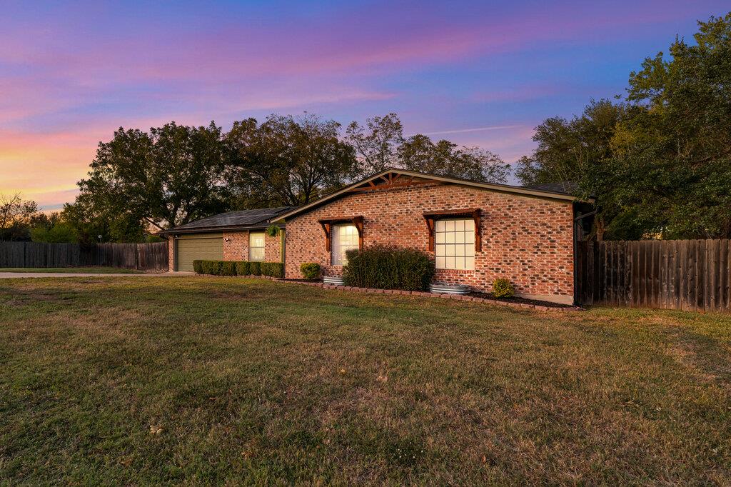 1802 Bumblebee Dr, Pflugerville, TX 78660